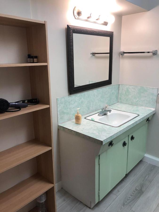 Cozy Guest Home Close To Downtown Vancouver Sights & Subway Station Exterior photo