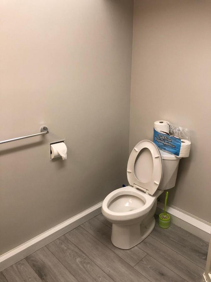 Cozy Guest Home Close To Downtown Vancouver Sights & Subway Station Exterior photo